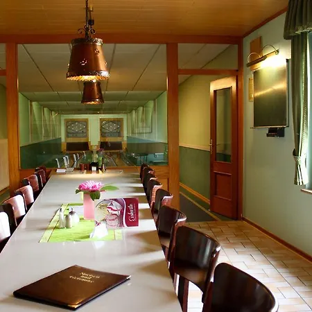 Landgasthaus Veltheimer Hof ホテル ポルタ・ヴェストファーリカ
