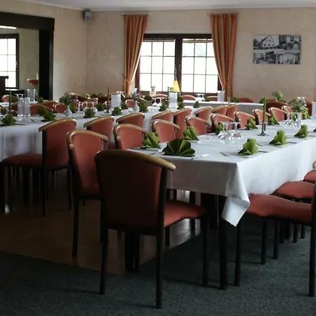 Landgasthaus Veltheimer Hof ホテル ポルタ・ヴェストファーリカ