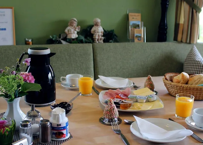 Landgasthaus Veltheimer Hof ホテル ポルタ・ヴェストファーリカ